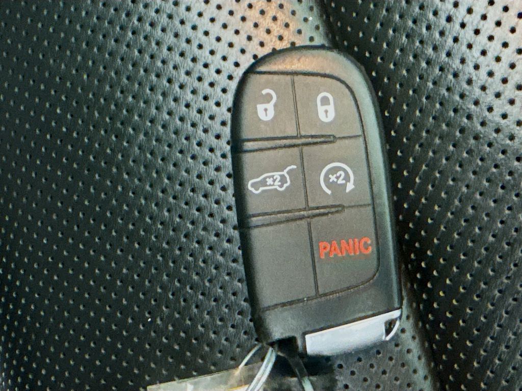 Used Car 2020 Jeep Grand Cherokee  Overland For Sale Under $25,000 In Austin, Texas