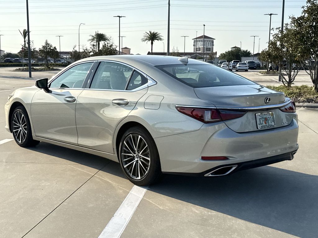 Thumbnail: 2025 Lexus ES - 10