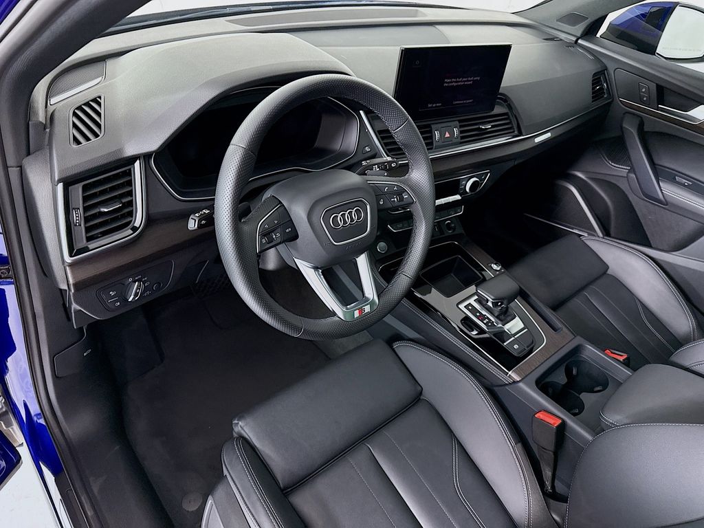 Thumbnail: 2025 Audi Q5 - 9