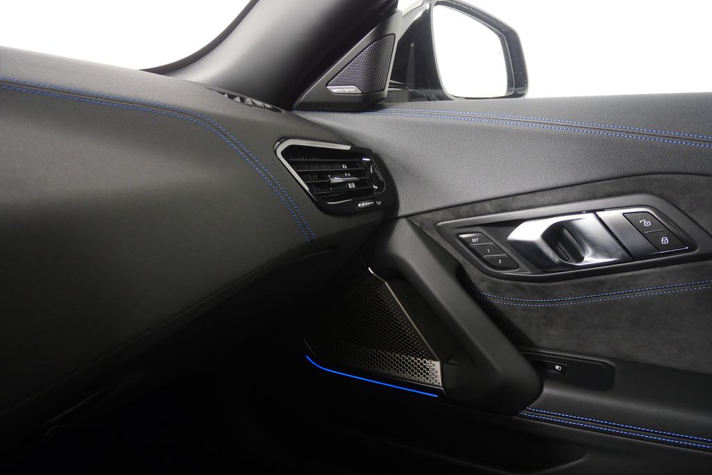 2025 BMW Z4 M40i 28