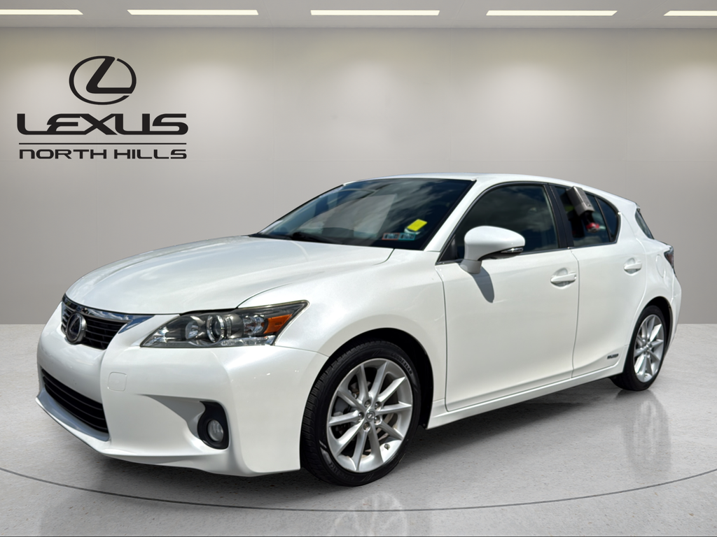 2013 Lexus CT 200h 200h's photo