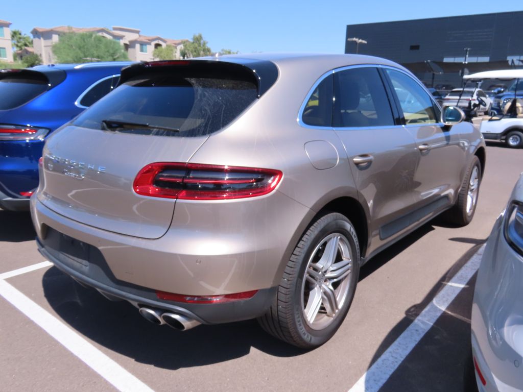 Thumbnail: 2017 Porsche Macan - 4