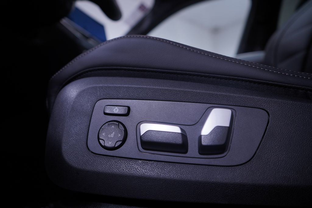 Thumbnail: 2026 BMW X5 - 12