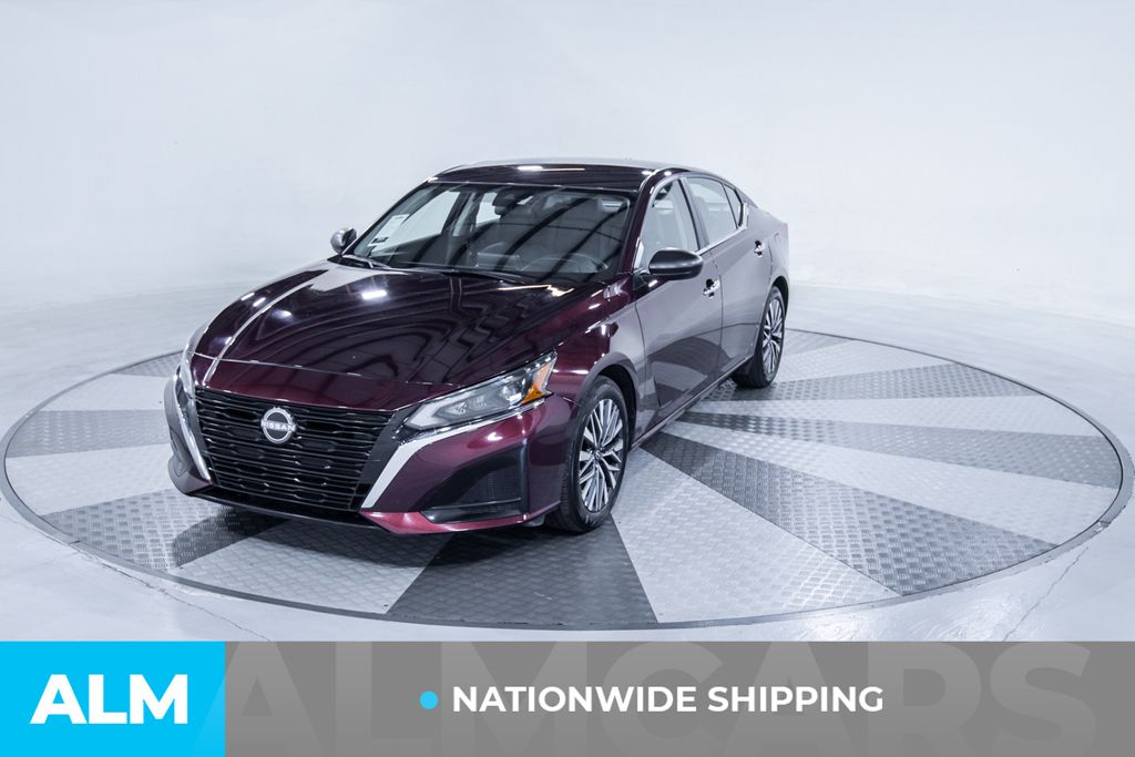 Used 2025 Red Nissan 2.5 SV image 2
