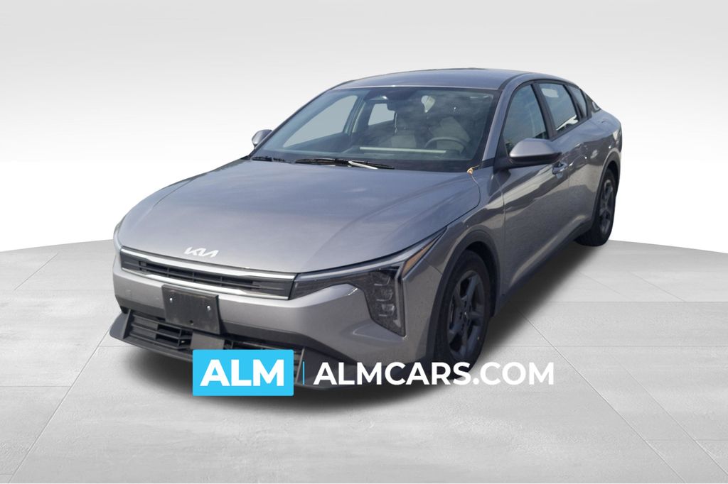 2025 Kia K4 LXS AT's photo