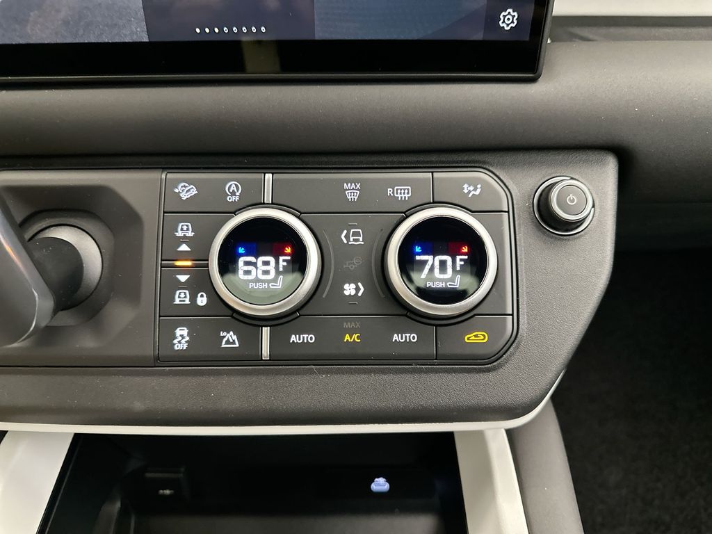 2025 Land Rover Defender 110 12