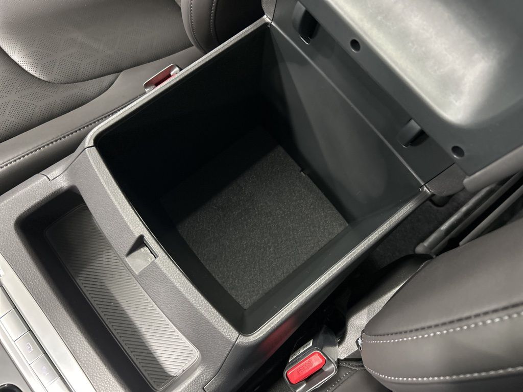 new 2026 Kia Carnival Hybrid car, priced at $1,164,713