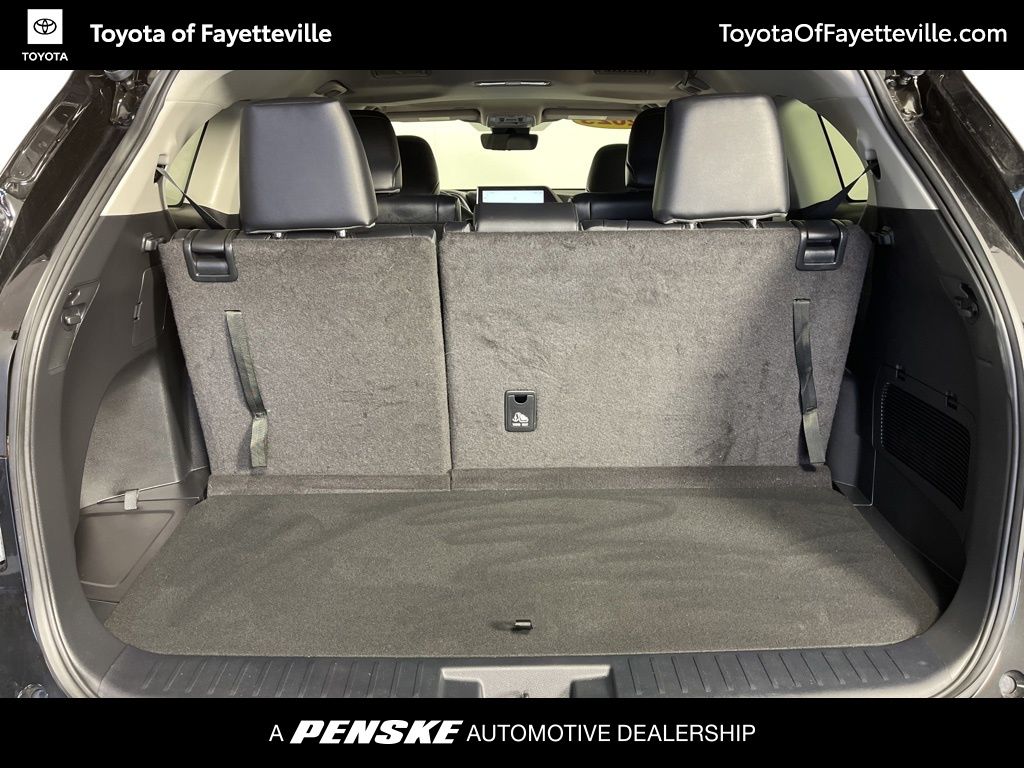 Thumbnail: 2023 Toyota Highlander - 13