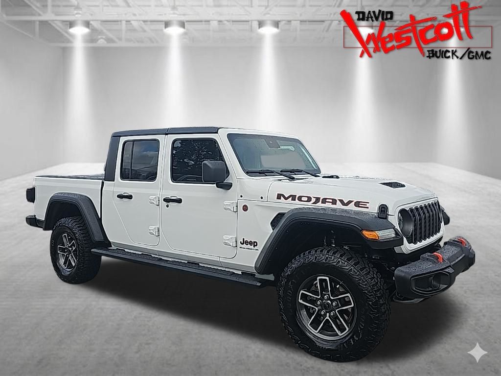 Bright White Clearcoat 2024 Jeep Gladiator Mojave Crew Cab 4WD Pickup Truck Four-Wheel Drive 8-Speed Automatic