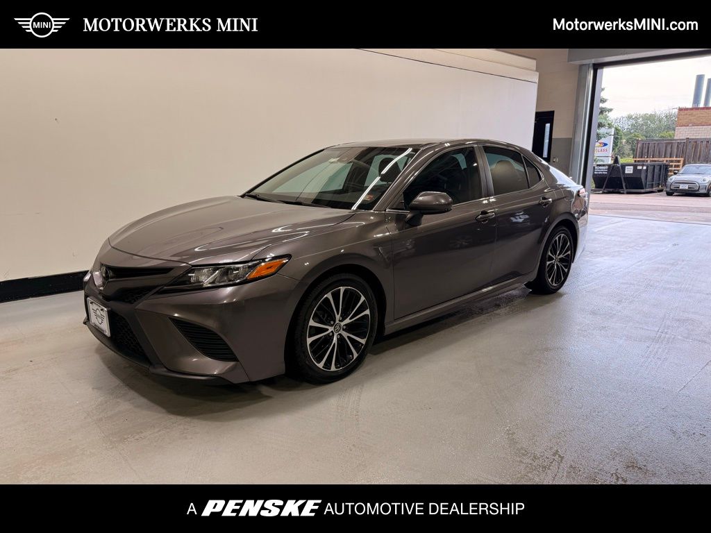 2020 Toyota Camry SE -
                  Golden Valley, MN