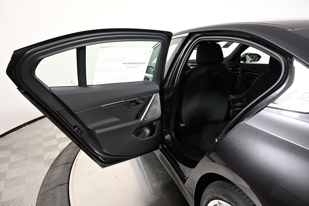 Thumbnail: 2025 BMW 5 Series - 23