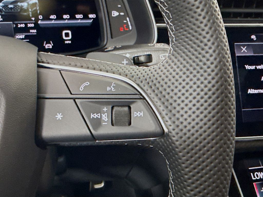 Thumbnail: 2026 Audi SQ8 - 13