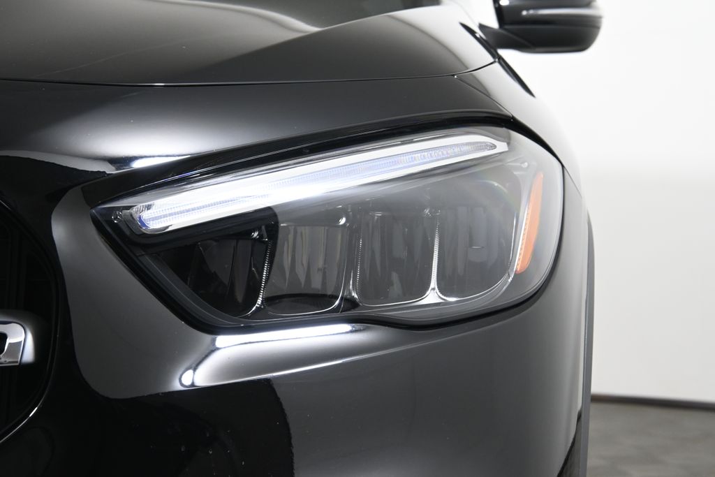 2025 Mercedes-Benz GLA 250 4MATIC 10