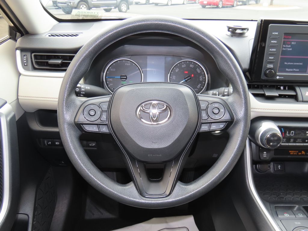 2022 Toyota RAV4 XLE 10