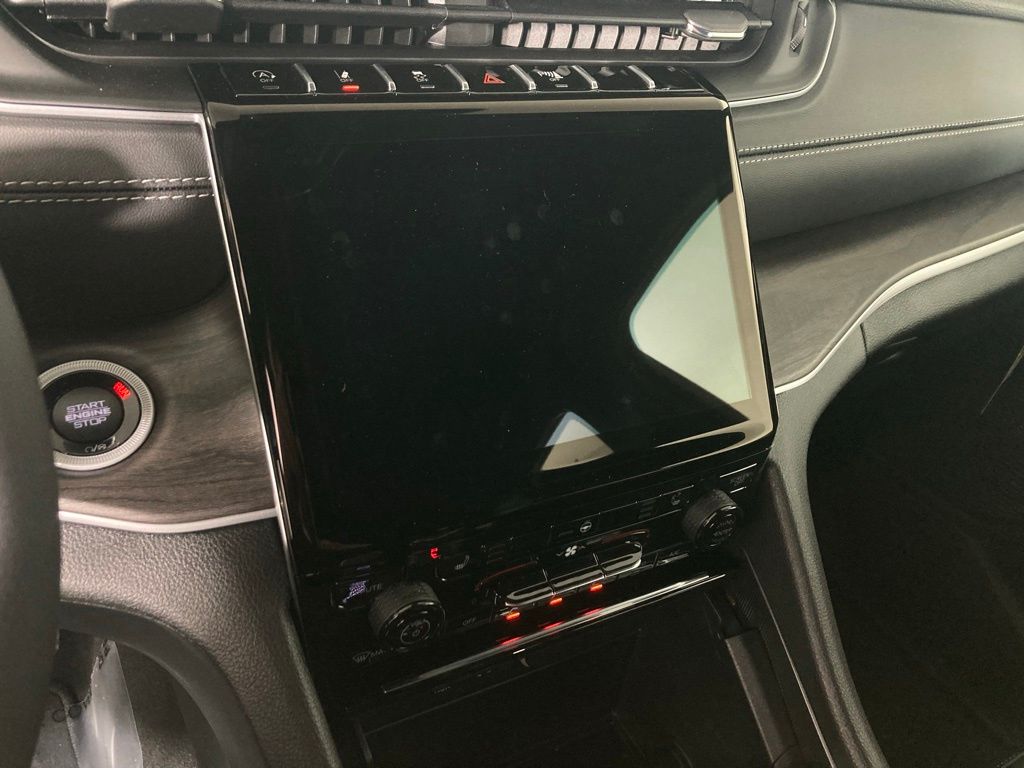 New 2025 Gray Jeep Limited image 2