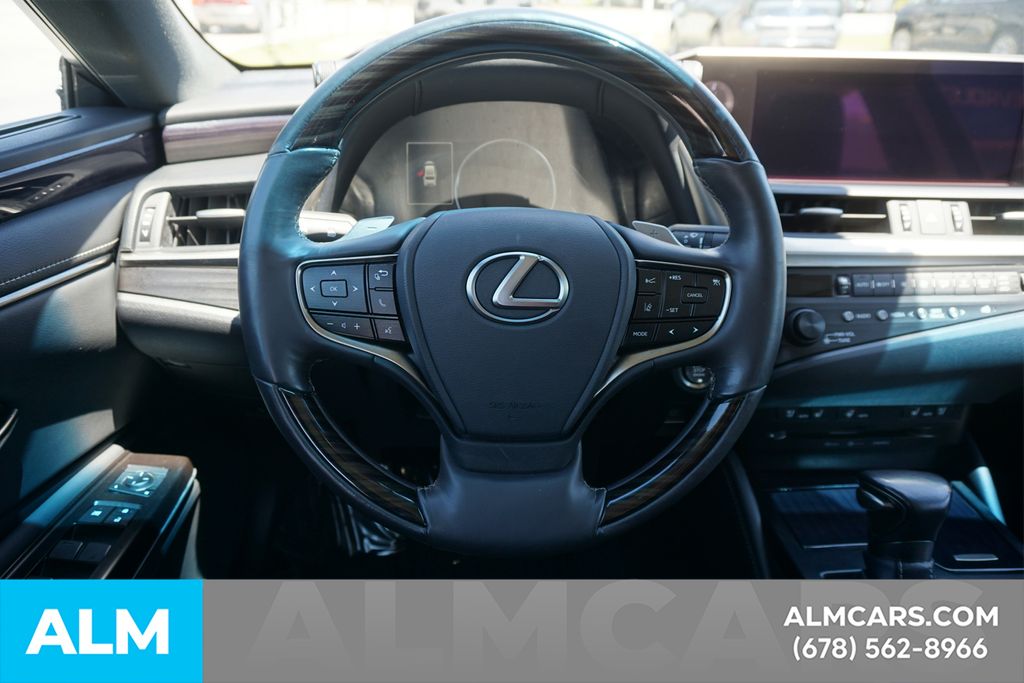 Used 2019 White Lexus 350 image 27