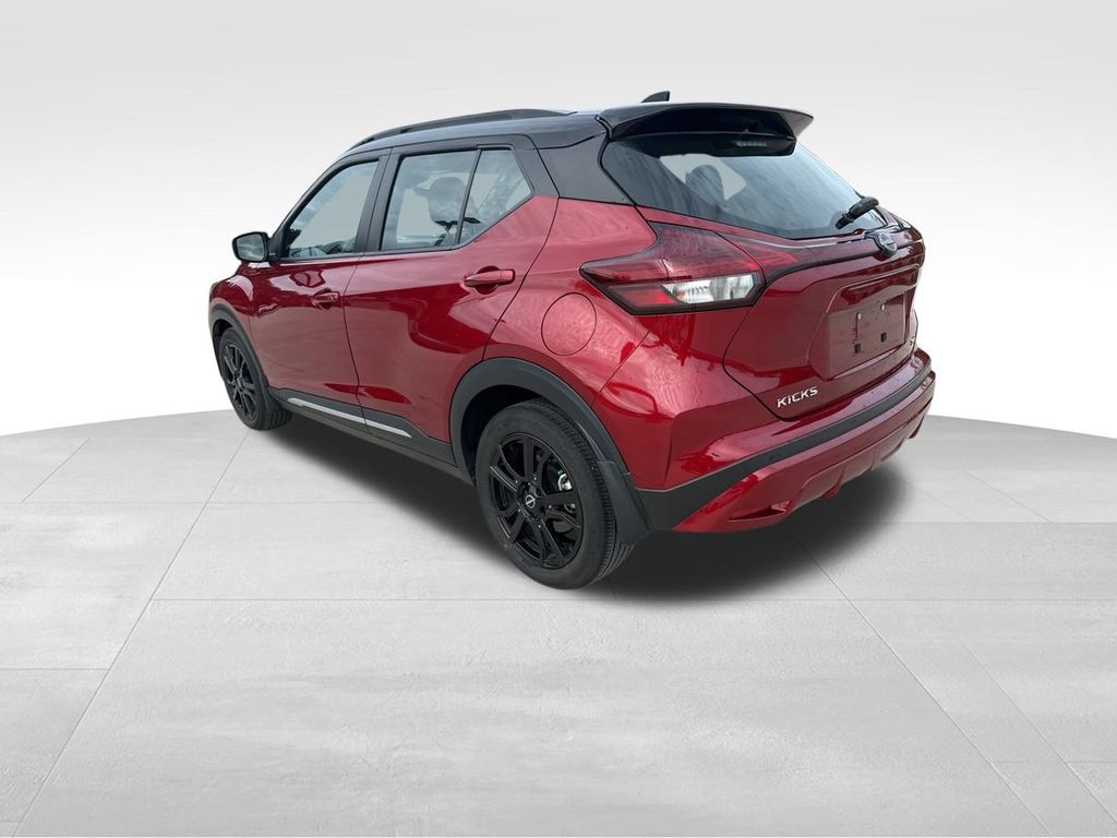 2023 Nissan Kicks SR 6