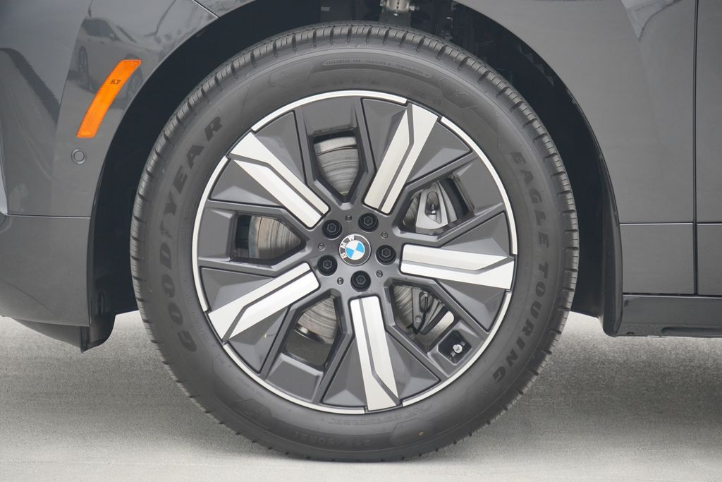 Thumbnail: 2026 BMW iX - 5