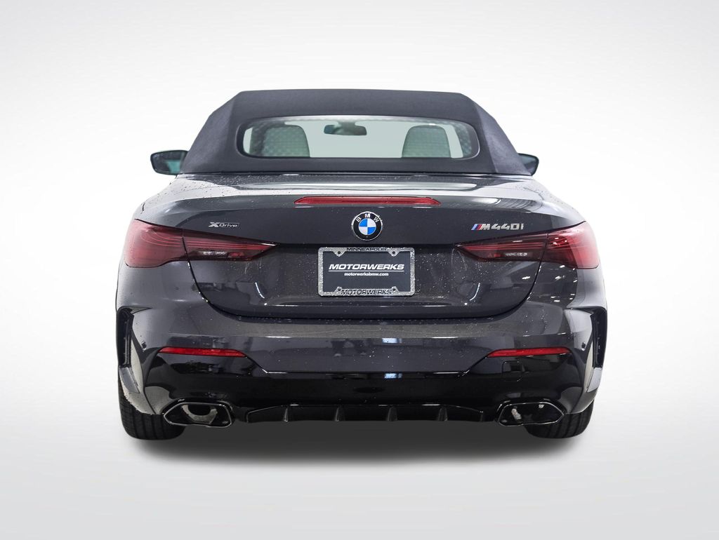 Thumbnail: 2027 BMW 4 Series - 4