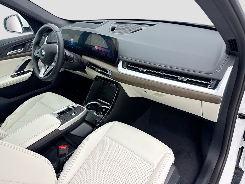 Thumbnail: 2026 BMW X1 - 15