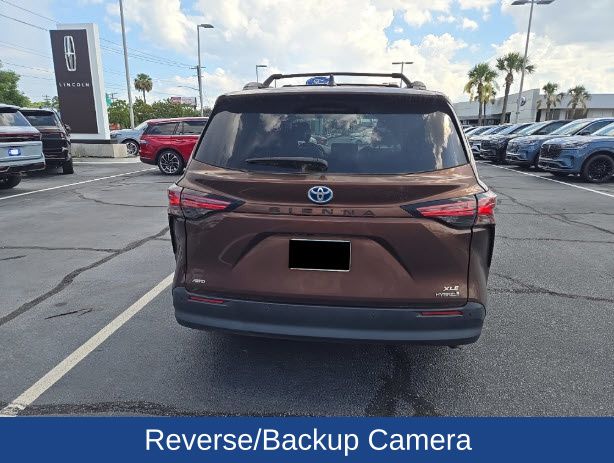 2021 Toyota Sienna XLE