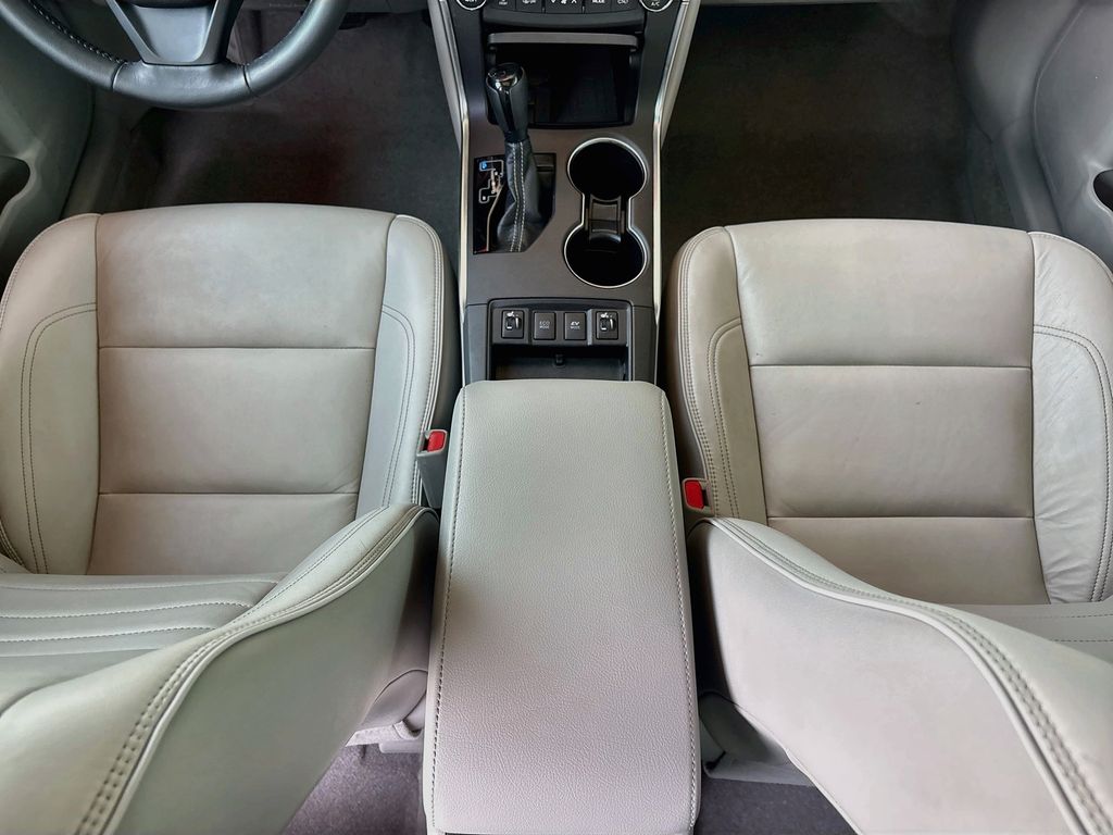 Thumbnail: 2016 Toyota Camry - 16
