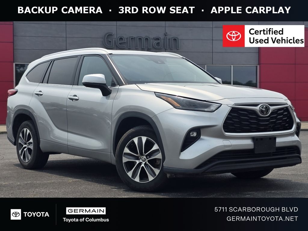Celestial Silver Metallic 2022 Toyota Highlander SUV / Crossover Front-Wheel Drive 8-Speed Automatic