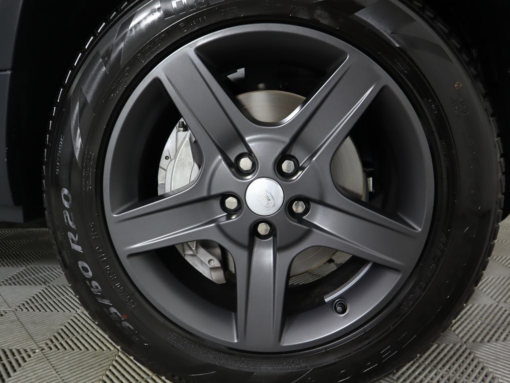 Thumbnail: 2024 Land Rover Defender - 31