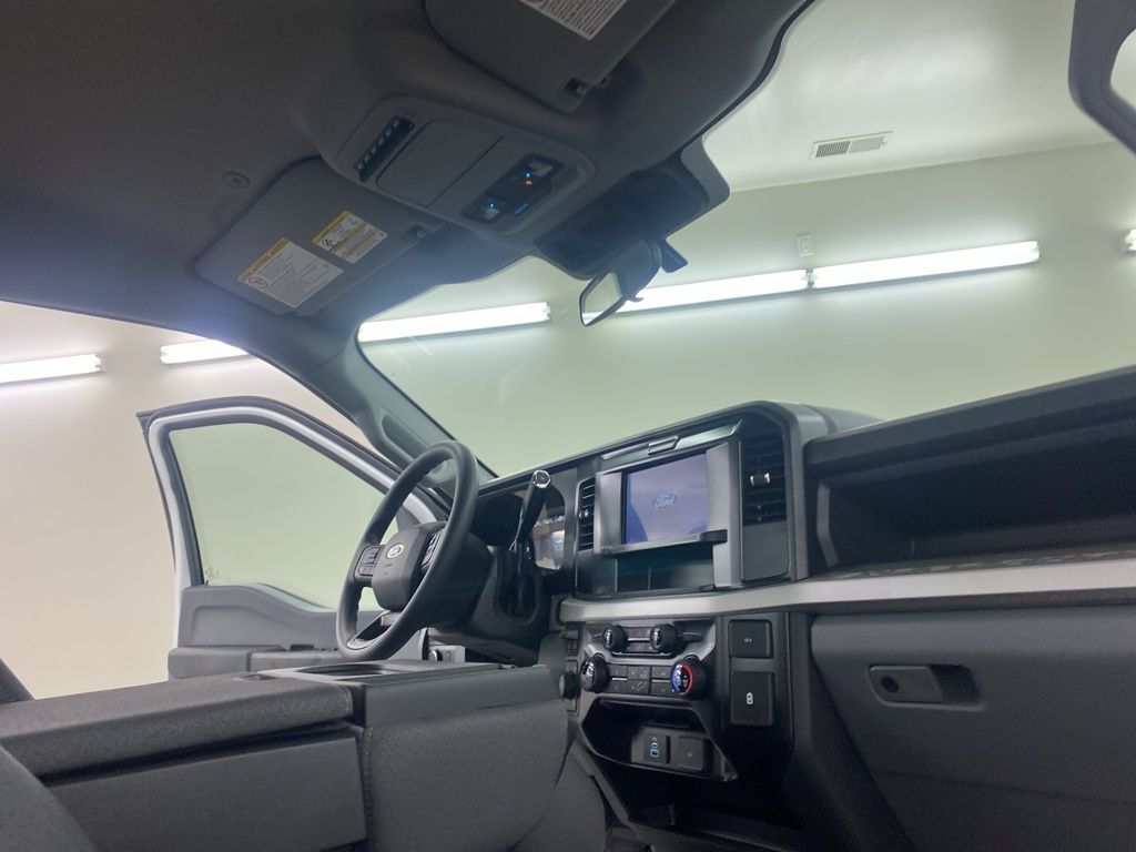 2025 Ford F-250SD XL photo