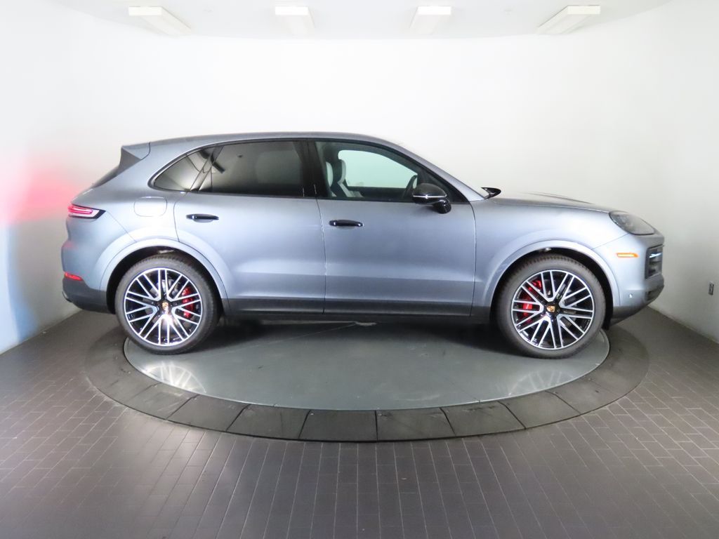Thumbnail: 2026 Porsche Cayenne - 8