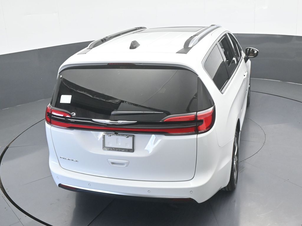 New 2026 Bright White Clearcoat Chrysler Pinnacle image 50