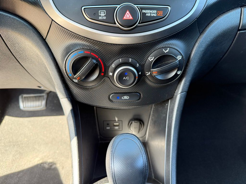 Thumbnail: 2016 Hyundai Accent - 17