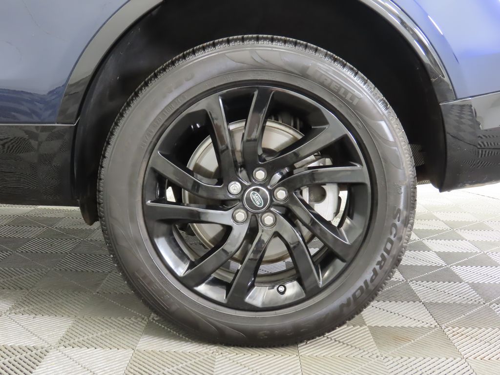 2020 Land Rover Discovery Landmark Edition 32