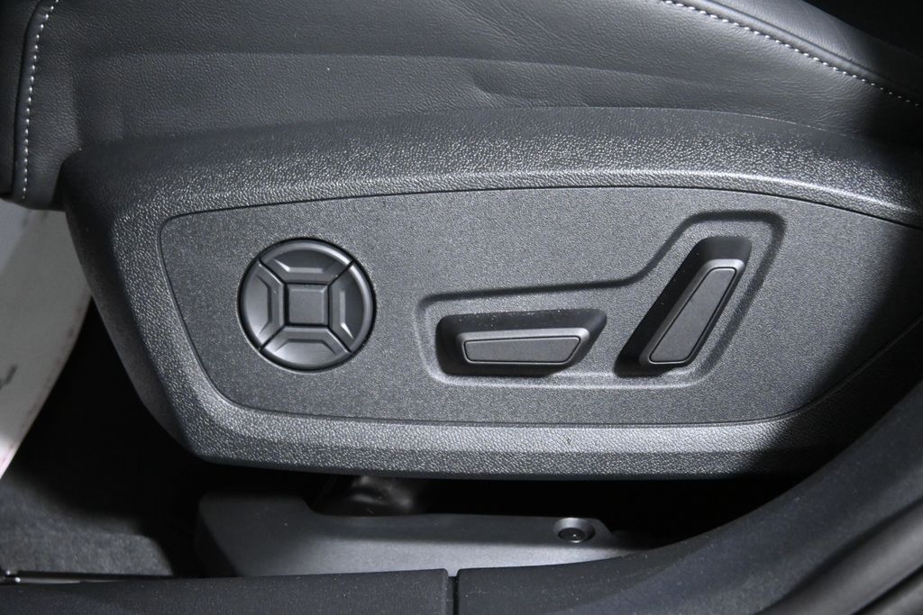 Thumbnail: 2026 Audi A6 - 25