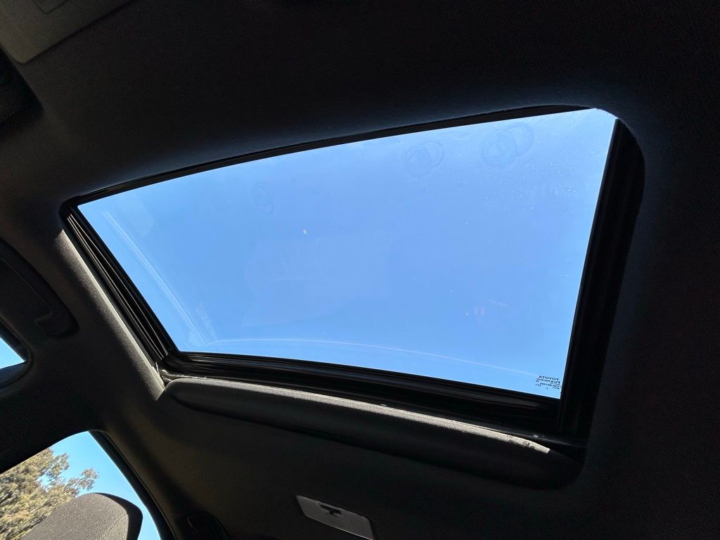 Thumbnail: 2022 Toyota Corolla - 29