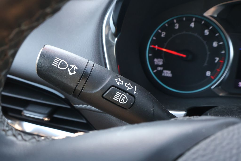 Thumbnail: 2023 Chevrolet Traverse - 19