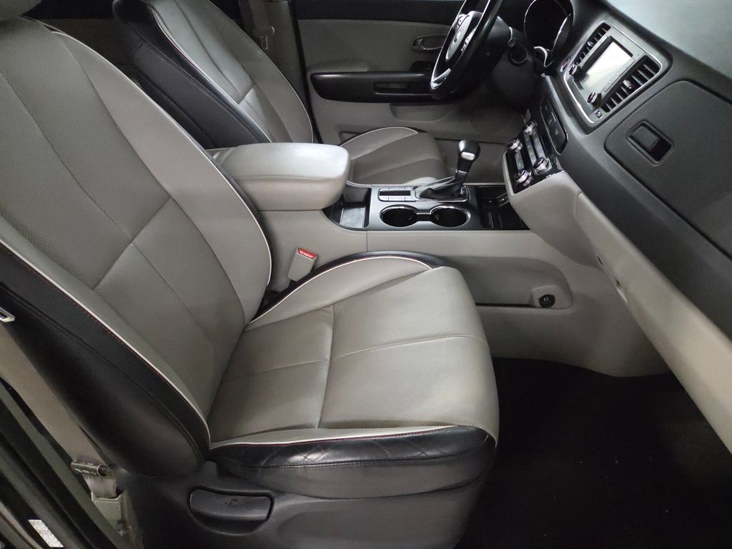 2021 Kia Sedona EX photo 26