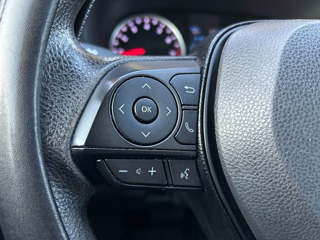 Thumbnail: 2021 Toyota RAV4 - 19