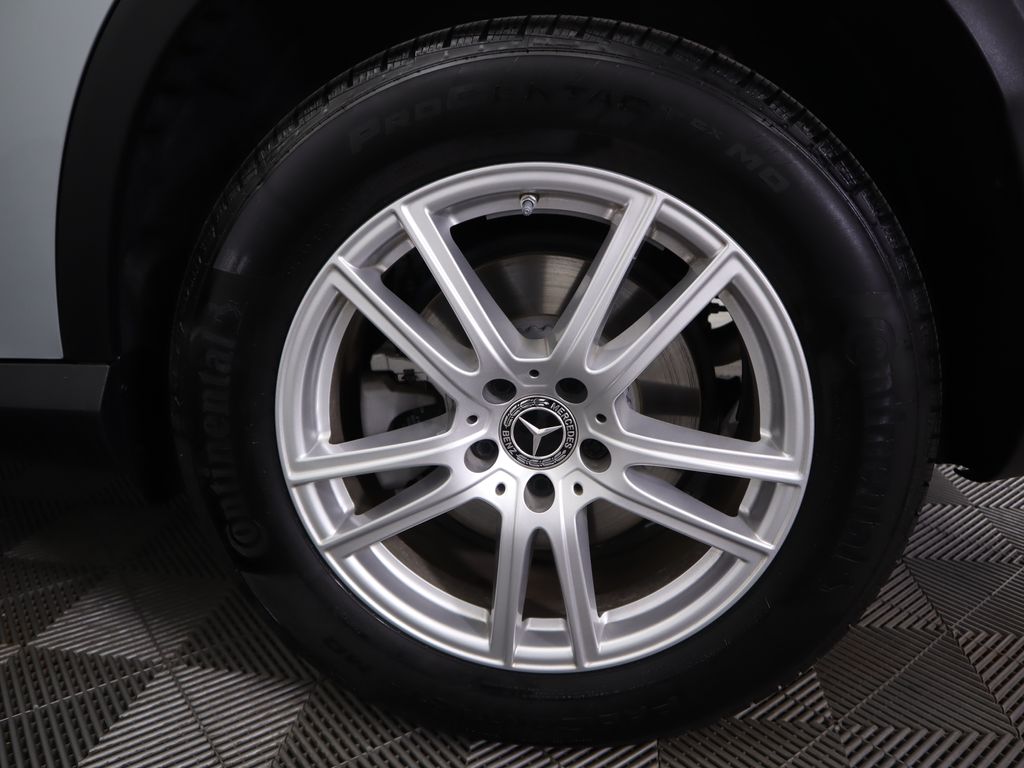 Thumbnail: 2025 Mercedes-Benz GLC - 31