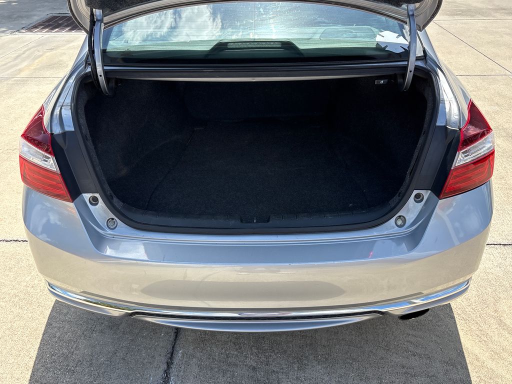 Used 2016  Honda LX image 29