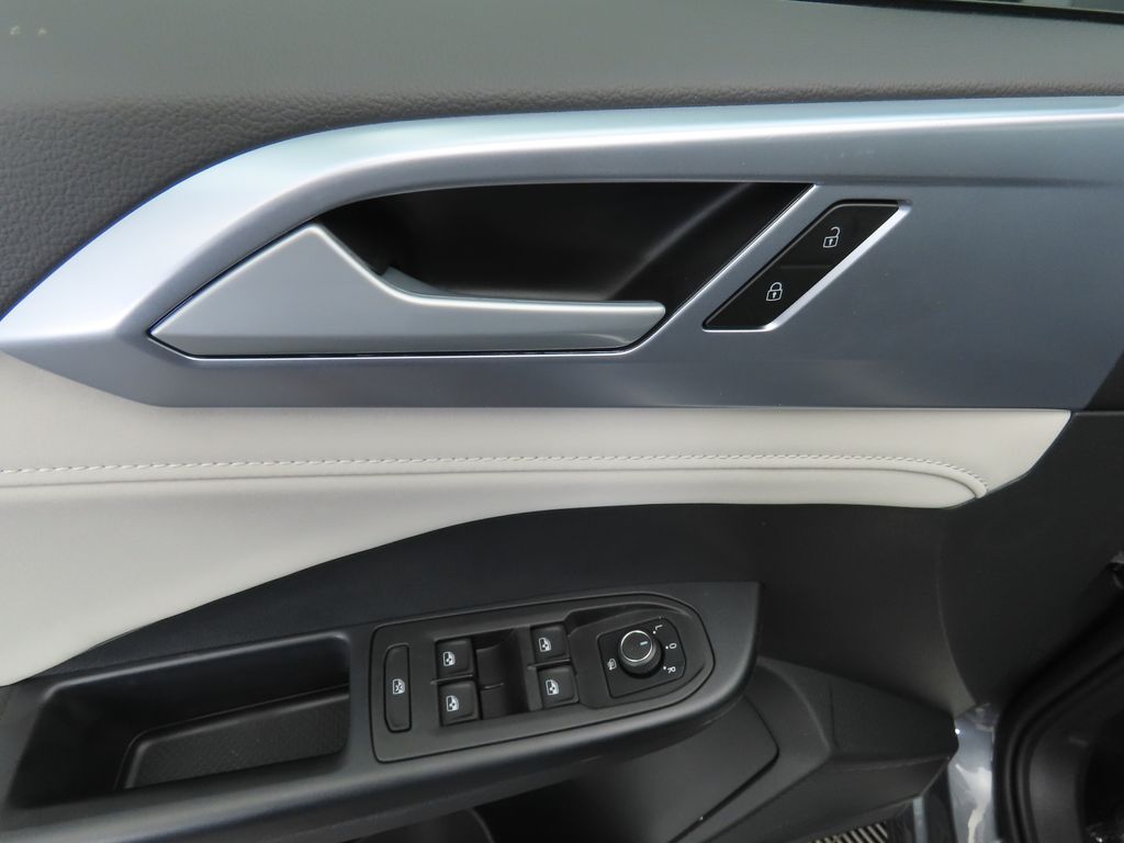 Thumbnail: 2025 Volkswagen Taos - 23