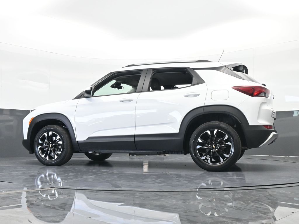 Used 2022 Summit White Chevrolet LT image 22