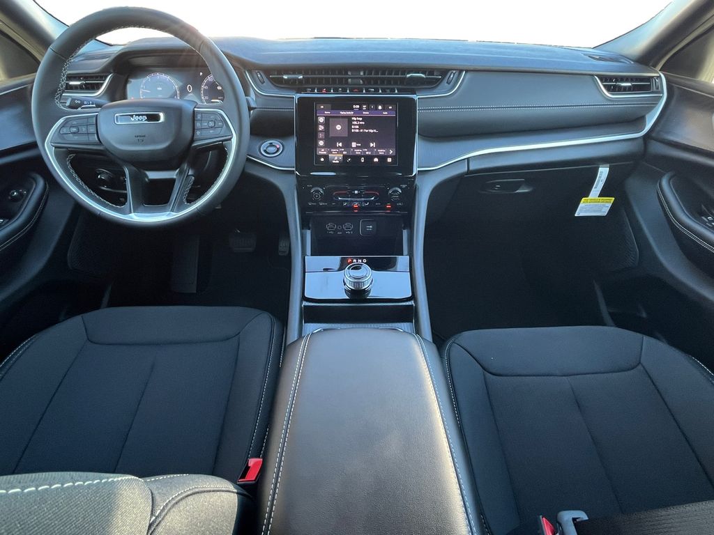 New Car 2025 Jeep Grand Cherokee L  Laredo For Sale Under $90,000 In Austin, Texas