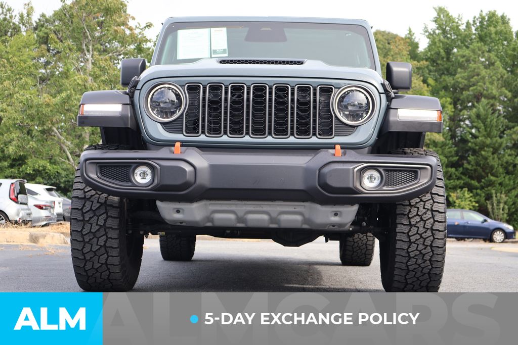 Used 2026 Gray Jeep Mojave image 3