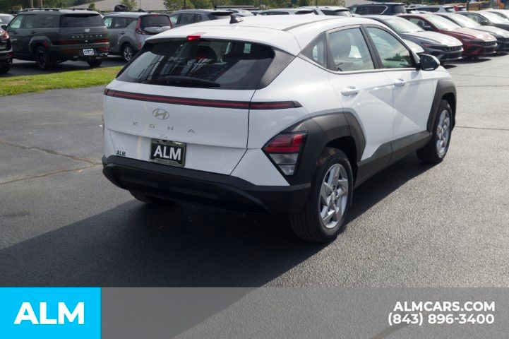 Used 2026 White Hyundai SE image 5