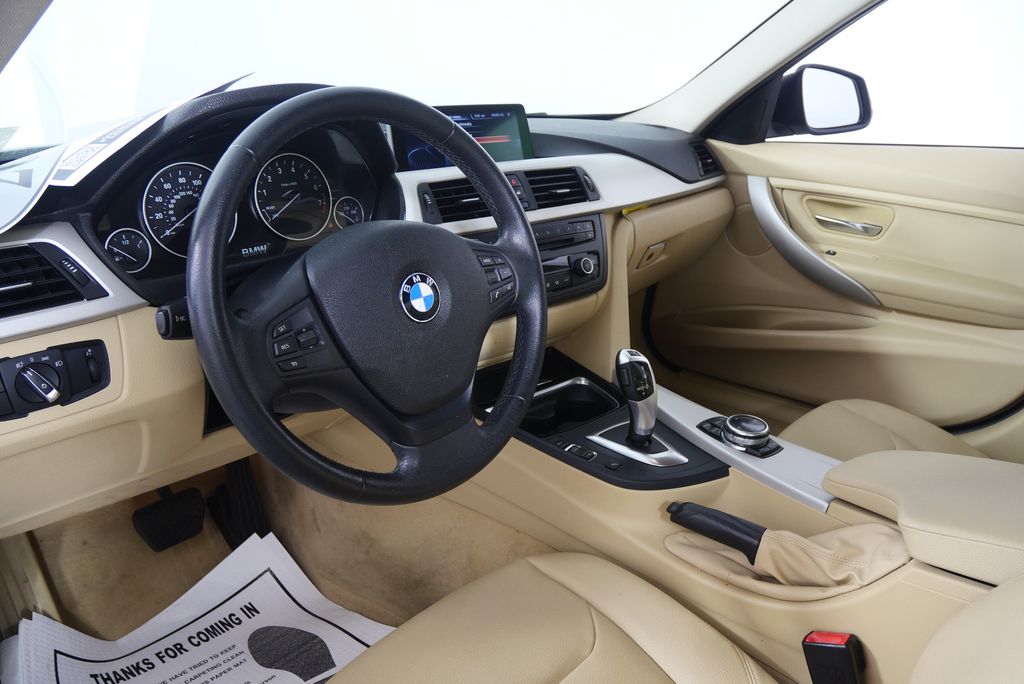 2015 BMW 3 Series 320i 12