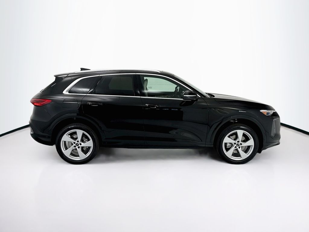 Thumbnail: 2026 Audi Q5 - 4