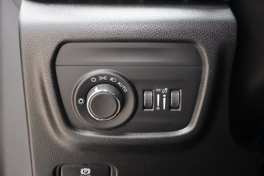 Used Car 2024 Jeep Grand Cherokee L  Altitude X For Sale Under $35,000 In Weatherford, Texas