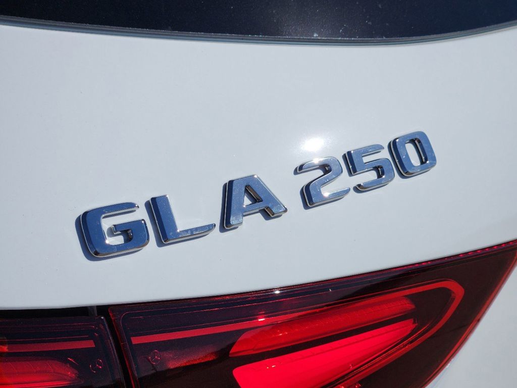 2025 Mercedes-Benz GLA GLA 250 8