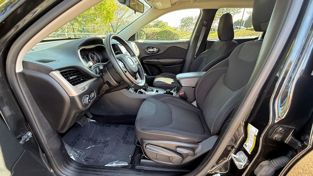 Used 2016 Jeep Cherokee Latitude 4D Sport Utility